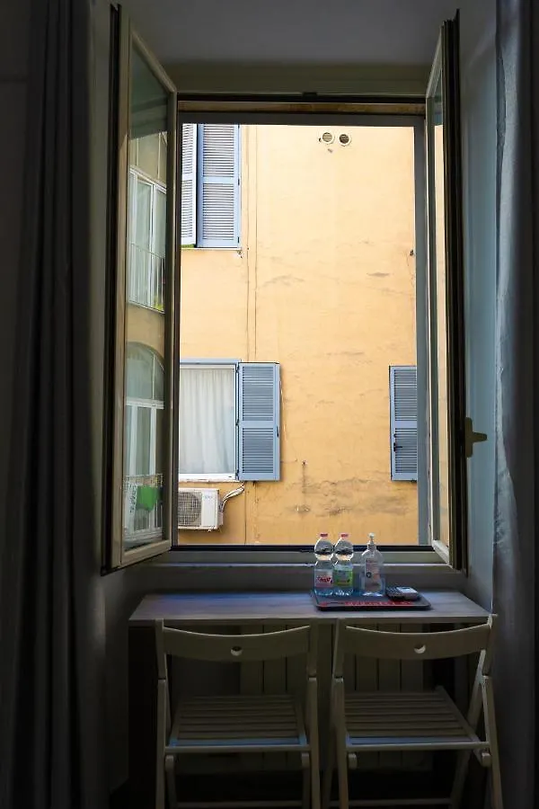 Romafullhouse Guesthouse 0*, Rome